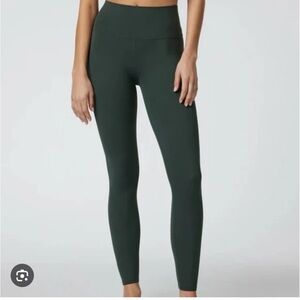 Vuori All The Feels Legging in Aspen